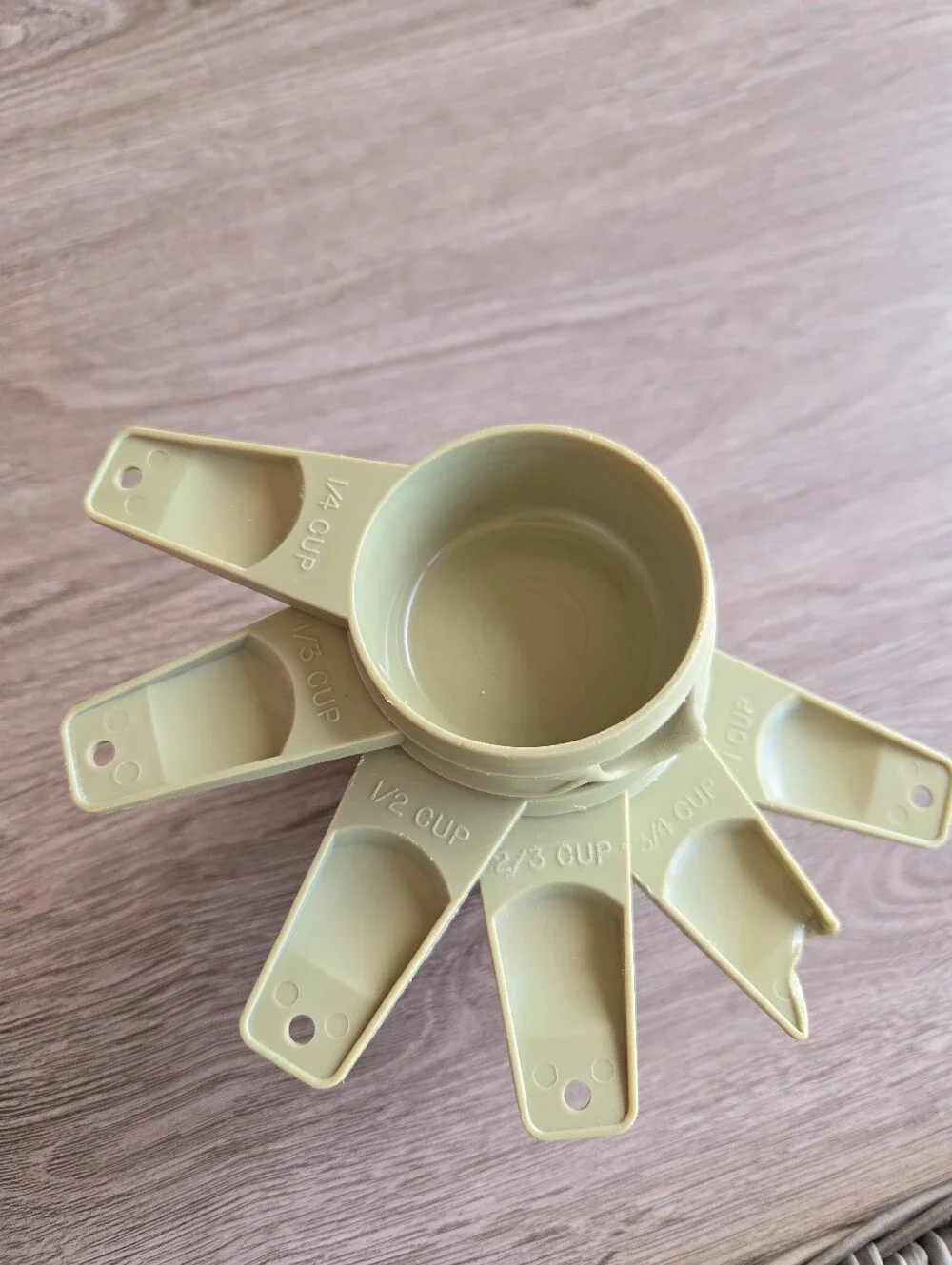 Vintage Tupperware Avocado Green Measuring Cups Set Retro 70s Nesting
